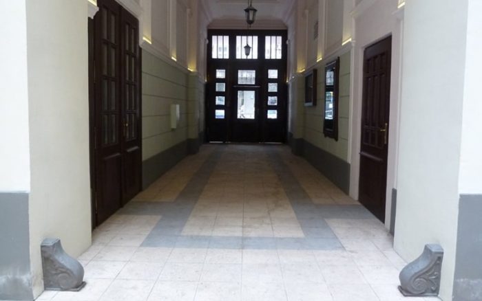 Kamienica Bagatela, Kwadratura, renowacja zabytków